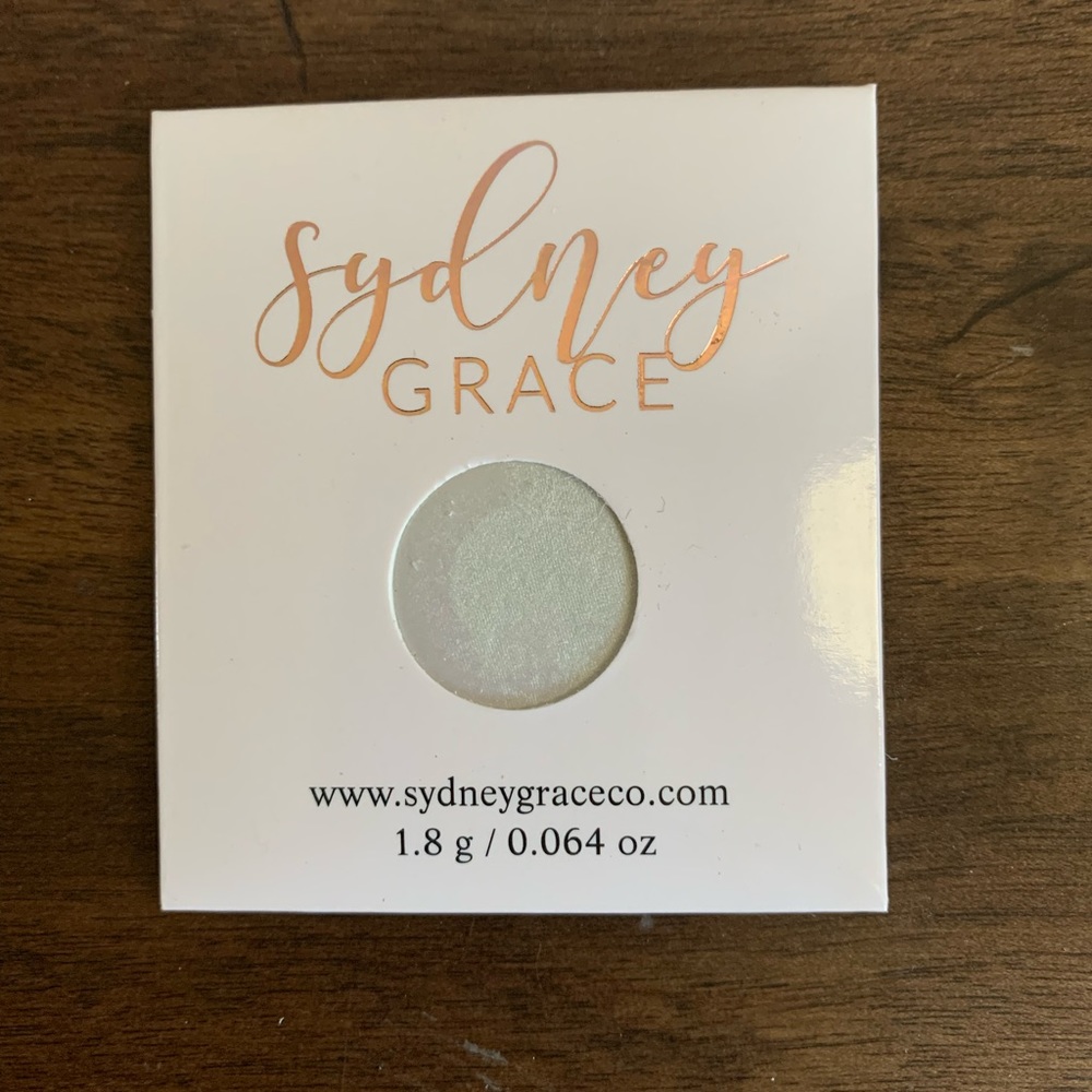 💰5/$25💰🎉HP🎉 New Sydney Grace Green Mist Eyeshadow